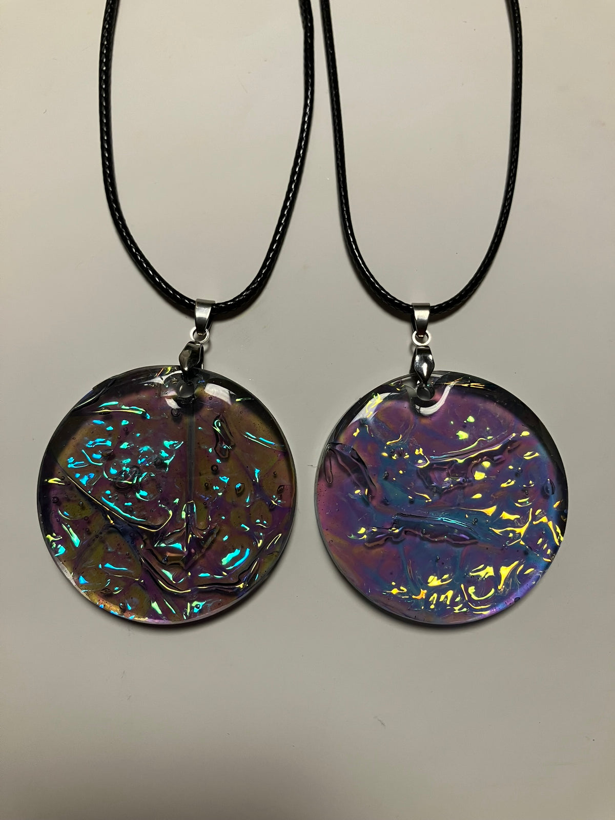 Resin-Anhänger rund 4,5 cm – handgefertigte Resin-Kunst